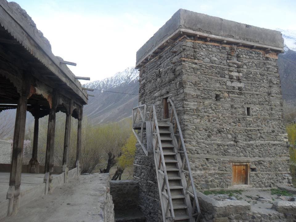 Gakuch Bazaar