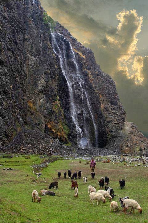 Manthoka Waterfall