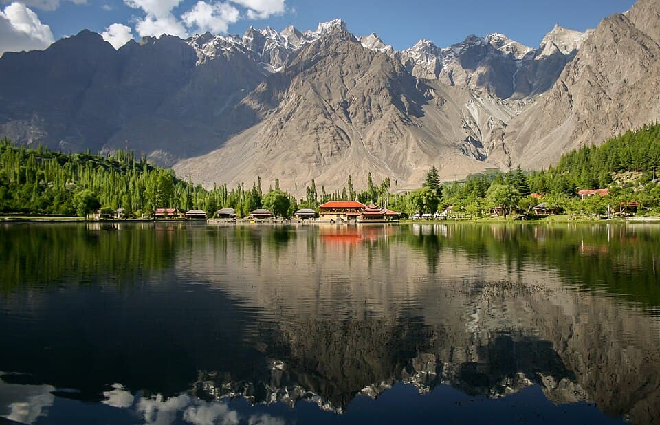 Upper Kachura Lake